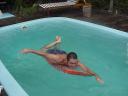 Surfando in piscina