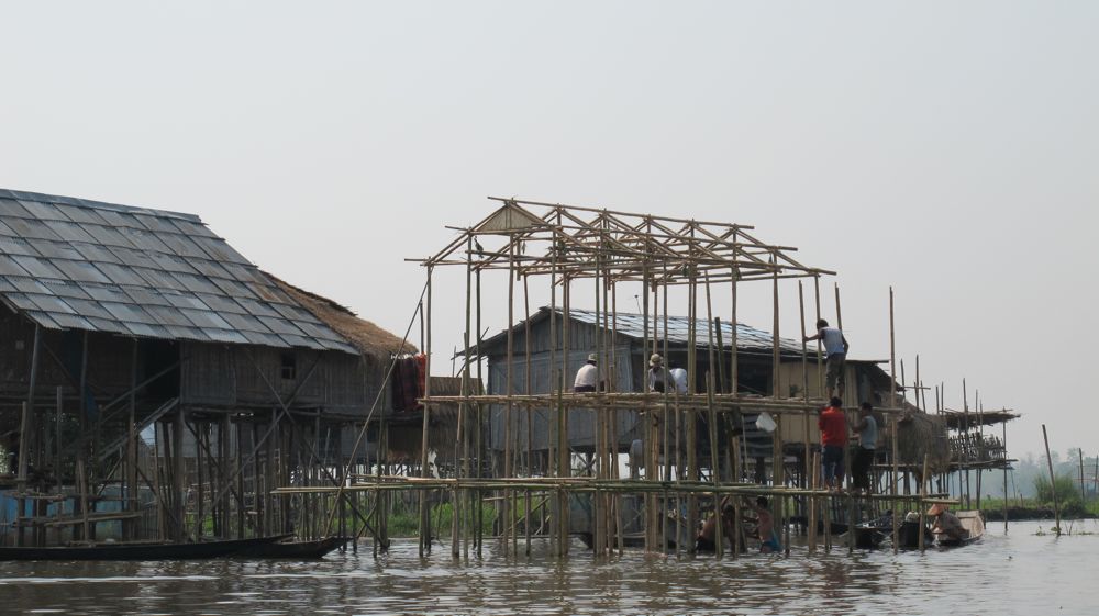6costruzioni sul lago inle
