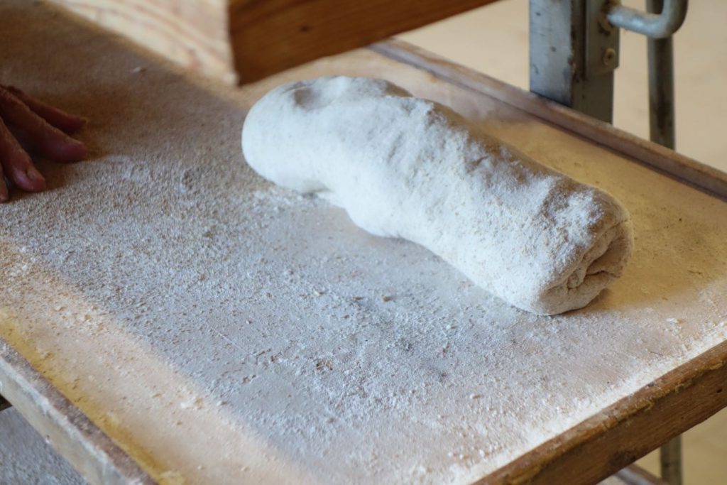 8-arnaldo-cavallari-fa-il-pane